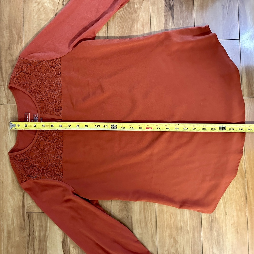 Van Heusen Lace Tunic Top - Size M - Picture 6 of 6